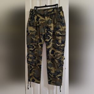 Mustway Women's Camouflage Cargo Pants